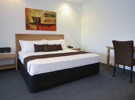 Best Western Geelong Motor Inn Deluxe King Spa 2