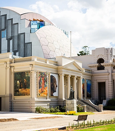 Explore the best of Geelong Art Centre